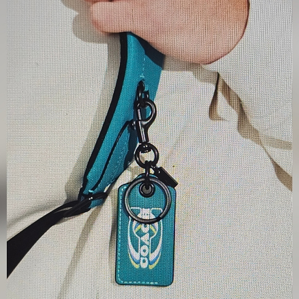 (UNISEX)COACH BOTTLE OPENER KEY FOB / KEYCHAIN W/COACH PRINT (NWT) - Picture 10 of 10